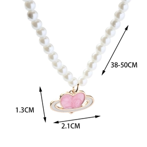 Détails du collier de perles pendentif cœur rose planète avec mesures de 38 à 50 cm
