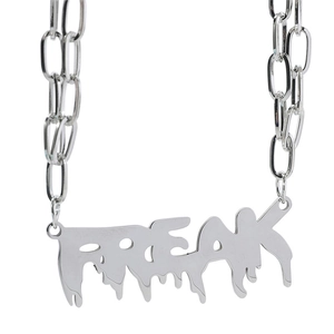 Collier double couche en acier titane avec pendentif FREAK fondu et chaîne trombone