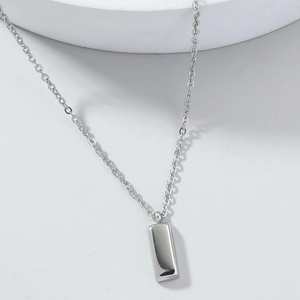 Collier Pendentif Rectangle Minimaliste en Acier Inoxydable pour Hommes Femmes Simple Barre en Acier Poli Charme Chaîne en O Bijoux Cadeau
