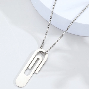 Collier pendentif trombone minimaliste en acier inoxydable avec chaîne box pour hommes