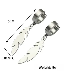 Spécifications de taille pour boucles d'oreilles plume argentées de 5 cm et poids de 8 g