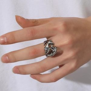 Vintage silver dragon ring for men and women featuring detailed dragon scales and adjustable fit