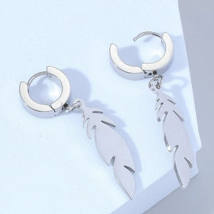 Boucles d'oreilles Créoles avec Pendentif Plume en Acier Inoxydable pour Hommes Punk Gothique Minimaliste Bijoux Tendance pour Hommes Femmes