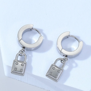 Punk Industrial Style Alloy Steel Lock Pendant Hoop Earrings For Men Women Y2K Gothic Polished Padlock Dangle Earrings Jewelry