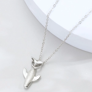 Collier avec Pendentif Baleine en Alliage à la Mode pour Hommes Femmes Couleur Argent Minimaliste Océan Queue de Dauphin Bijoux de Cou Cadeau