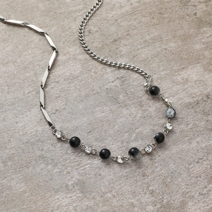 Collana in Acciaio Inossidabile con Splicing Asimmetrico Perle di Marmo Cristallo Artificiale Strass Catena per Donna Uomo