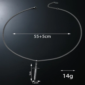 Detailansicht des Punk-Schwertanhängers mit 55+5cm Kette und strukturierter Grifffläche