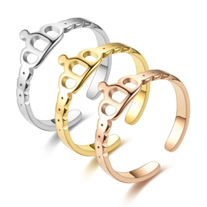 Lot de trois bagues couronne en acier inoxydable argent, or et or rose, taille ajustable