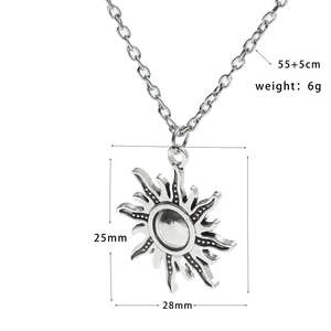 Detailed dimensions of silver sun pendant showing 25mm height and 55cm chain length