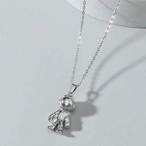 Hip Hop Astronaut Pendant Necklace For Men Women Silver Alloy Spaceman Necklace Electroplated Trendy Fashion Jewelry Accessory
