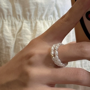 Set di anelli di perle in argento S925 con accenti minimalisti in cristallo