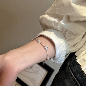 Bracelet minimaliste en argent S925 avec perles et petits pendentifs d'étoiles et lune