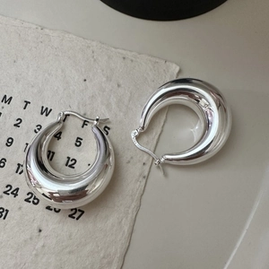 Polished S925 sterling silver chunky C-shape hoop earrings with minimalist mirror finish