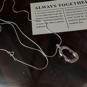 Minimalist S925 sterling silver O-chain necklace with irregular wavy hollow pendant