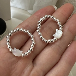 S925 sterling silver beaded rings with cat-shaped white shell charms on elastic bands