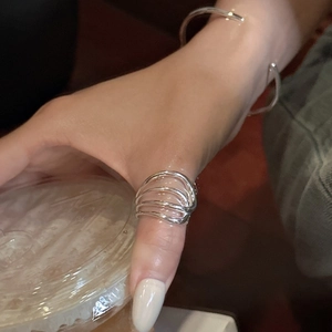 Minimalistischer S925 Sterlingsilber Ring mit mehrlagigen Wellenlinien für Damen