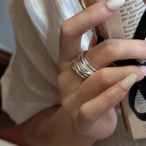 Minimalist S925 sterling silver multi-layer crisscross ring with polished finish