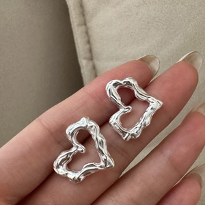 Orecchini a Cerchio a Cuore in Argento Sterling 925 per Donna Texture Lava Metallo Liquido Cuore Cavo Semplice Gioielli Vintage