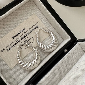 Boucles d'Oreilles Créoles en Argent Sterling 925 avec Texture Spirale Croissant Français Rétro Boucles d'Oreilles Creuses Argentées pour Femme