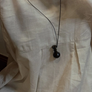 Collana lunga minimalista in argento S925 con pendente a boccetta in legno vintage