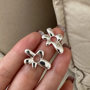 S925 Sterling Silver Flower Stud Earrings For Women Minimalist Liquid Metal Style Hollow Floral Earrings Vintage Jewelry Gift