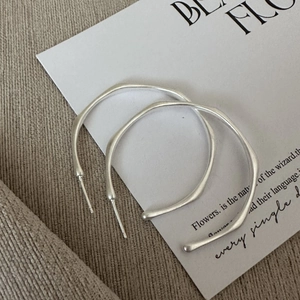 925 Sterling Silver Irregular Wave Hoop Earrings Matte Frosted Big Circle Earrings Retro Minimalist Fashion Jewelry Gift
