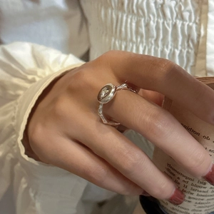S925 sterling silver ring with textured branch band and heart-shaped center design