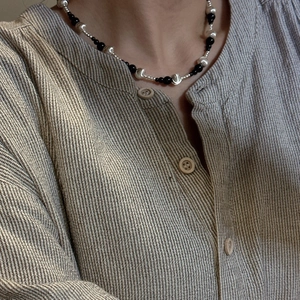 Minimalist S925 sterling silver necklace with black onyx beads and baroque cat eye pearls
