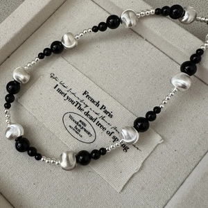 Elegant S925 silver beaded necklace with black onyx and brushed metal balls