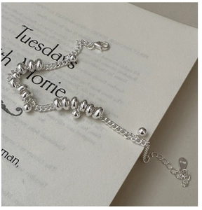 Detailed shot of S925 sterling silver chain bracelet with lobster clasp and S925 hallmark