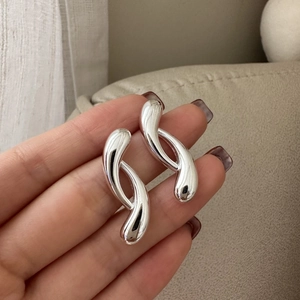925 Sterling Silver Crossover Curved Hoop Earrings For Women Minimalist Geometric Streamlined Polished Fashion Jewelry Gift