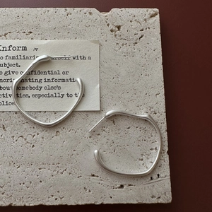 925 Sterlingsilber Flüssigmetall Matt Creolen Für Damen Minimalistische Unregelmäßige Geometrische Große Kreisohrringe Schmuck
