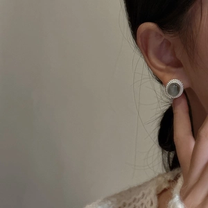 Minimalist S925 sterling silver stud earring with iridescent moonstone and rope texture