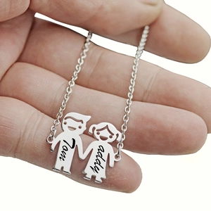 Personalisierte Edelstahlkette mit Jungen- und Mädchen-Anhänger und Namensgravur