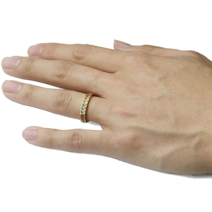 Minimalist gold chain link open ring for men and women with vintage metallic texture