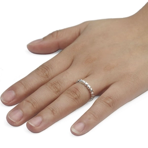 Bague cœur ajustable minimaliste avec motifs de cœurs continus en argent brillant