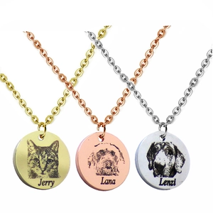Collier photo d'animaux personnalisé avec pendentifs ronds gravés en acier inox trois couleurs