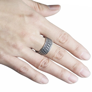 Bague vintage tressée pour homme en métal argenté avec anneau ouvert ajustable et texturé