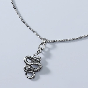Vintage Punk Alloy Snake Pendant Necklace Retro Electroplated Serpent Shape Men Women Personalized Fashion Jewelry Accessory
