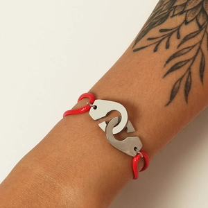 Bracelet cordon rouge minimaliste avec menottes en acier inoxydable argenté pour hommes et femmes