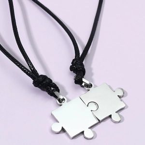 Collier Pendentif Puzzle en Acier Inoxydable Minimaliste Avec Cordon Ciré Noir Réglable Cadeau Bijoux pour Couples Amis Femmes Hommes
