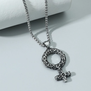 Collier Pendentif Symbole de Genre en Alliage Rétro pour Couples Métal Martelé Signe Mars Vénus Bijoux Punk Vintage