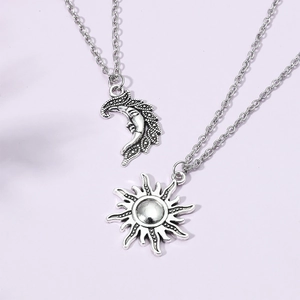 Vintage Alloy Sun Moon Pendant Necklace Retro Celestial Face Design Single Double Layer Chain Gothic Boho Jewelry Accessory