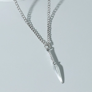 Collier Pendentif Fer de Lance en Alliage pour Hommes Kunai Punk Gothique Hip Hop Bijoux de Personnalité Accessoire de Mode