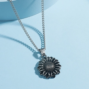 Retro Vintage Sunflower Pendant Necklace Titanium Steel Alloy Antique Finish Distressed Chain Jewelry Accessories Gift