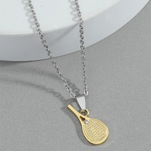 Collier Pendentif Raquette de Tennis Chaîne en Acier Inoxydable Alliage Zirconium Bijoux de Mode Sportive Homme Femme