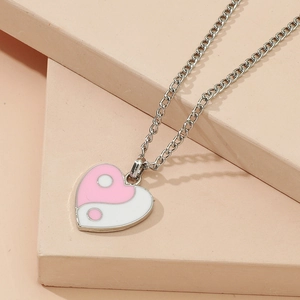 Herzförmige Tai-Chi-Yin-Yang-Halskette in Rosa und Weiß mit eleganter Silbergliederkette