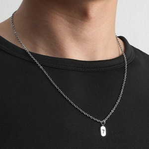 Collier minimaliste en acier inoxydable argenté avec pendentif ovale numéro 7 chance