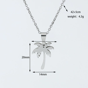 Détails du pendentif cocotier mesurant 20x14mm avec une chaîne ajustable de 42+5cm