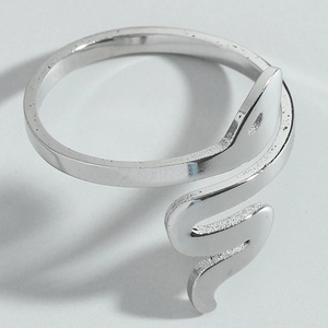 Anello a serpente minimalista in acciaio inossidabile argento con elegante design lucido